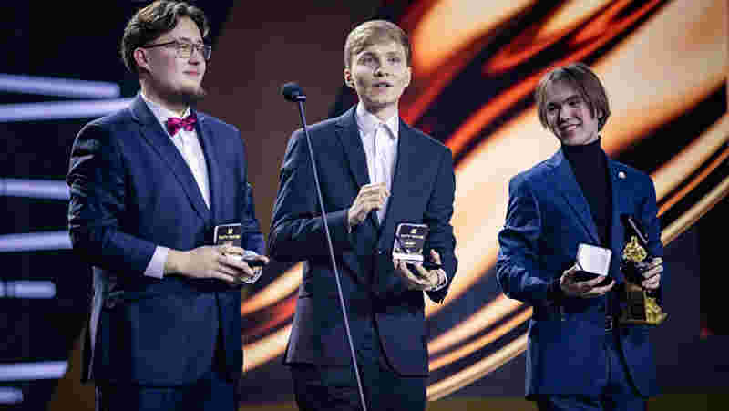 EDG官宣夏季赛大名单：上调Leave，引入原IG中辅