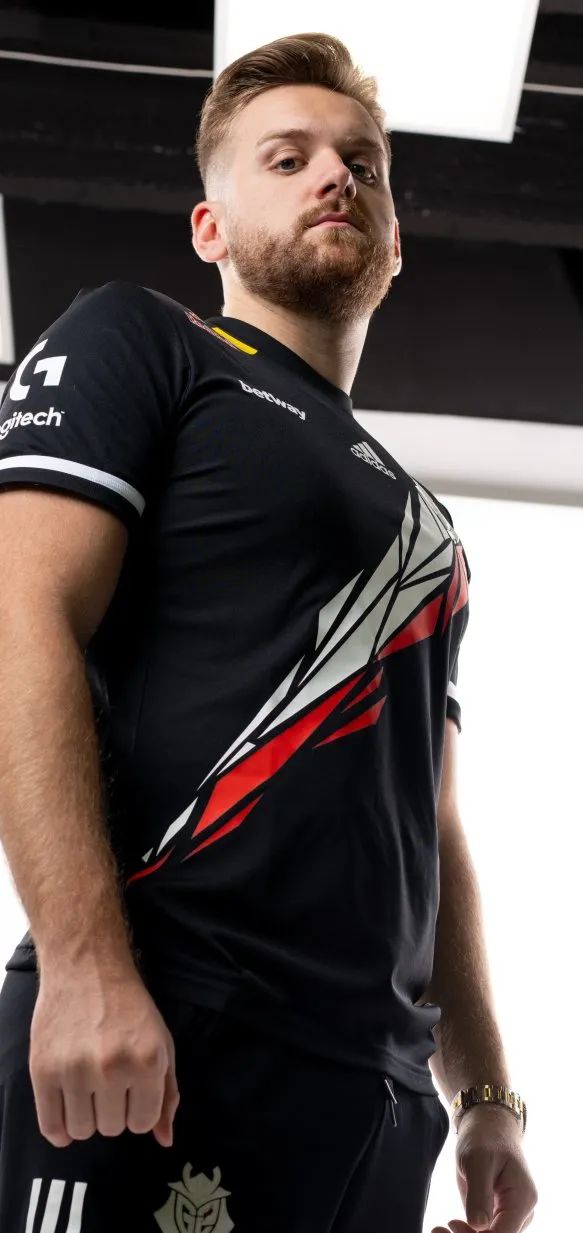 Team WE 官方公告：上单选手 Wayward 已断开连接并恢复自由球员状态