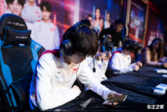 Flandre 谈论坦克杰斯：你会觉得穿上这个装备后自己永远不会死，但伤害可能有点低