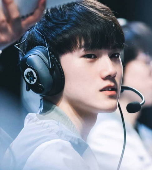 是个狠人，RGE上单赛前因病入院 服用止疼药带病上阵