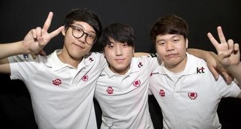 真的想赢吗？ TyLoo 在上半场追了8分无果。FLY冲向B点，在加时赛中得了4分，赢得了第一张地图。