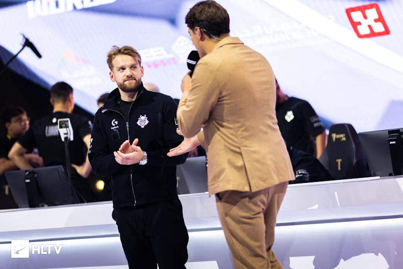 Wildcard Gaming 的联合所有者；成为武装袭击的受害者